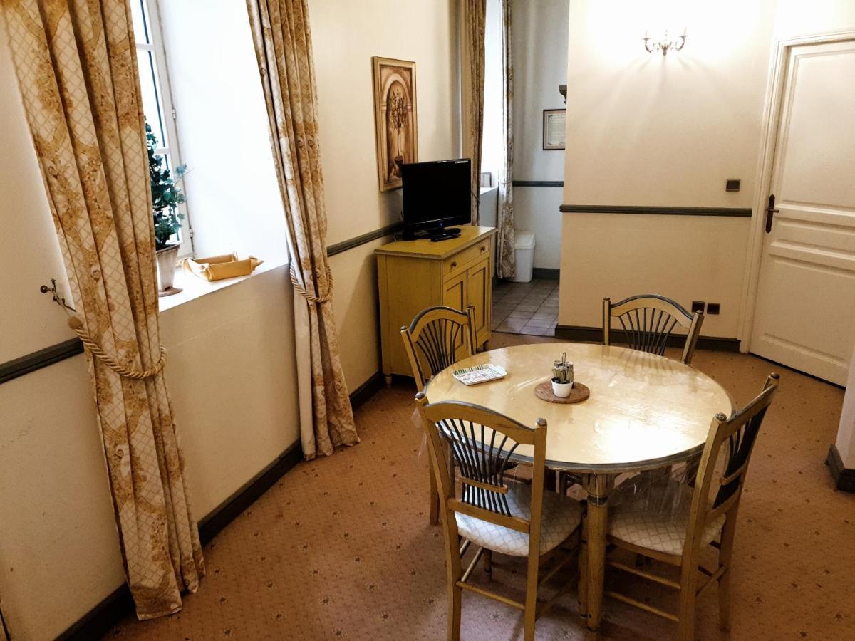 Appartement Chateau Des Gipieres モンブリュン・レ・バン エクステリア 写真